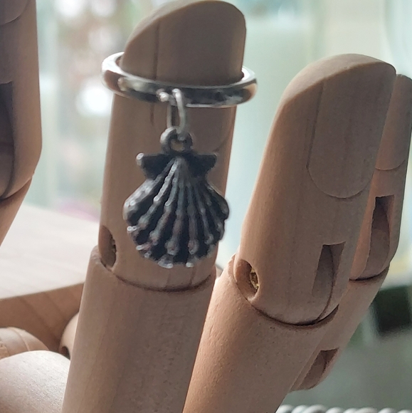 James Avery shell charm ring size 3 - Picture 2 of 3